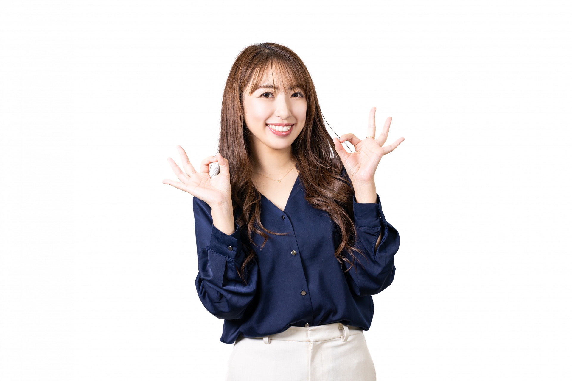 相談時の確認ポイントを案内する女性（イメージ画像）